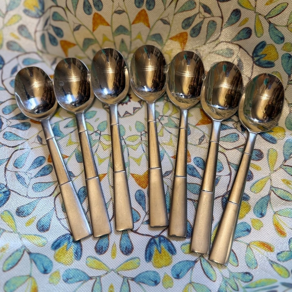 Oneida Echo Soup Spoon Bundle Set of 7 Silverware